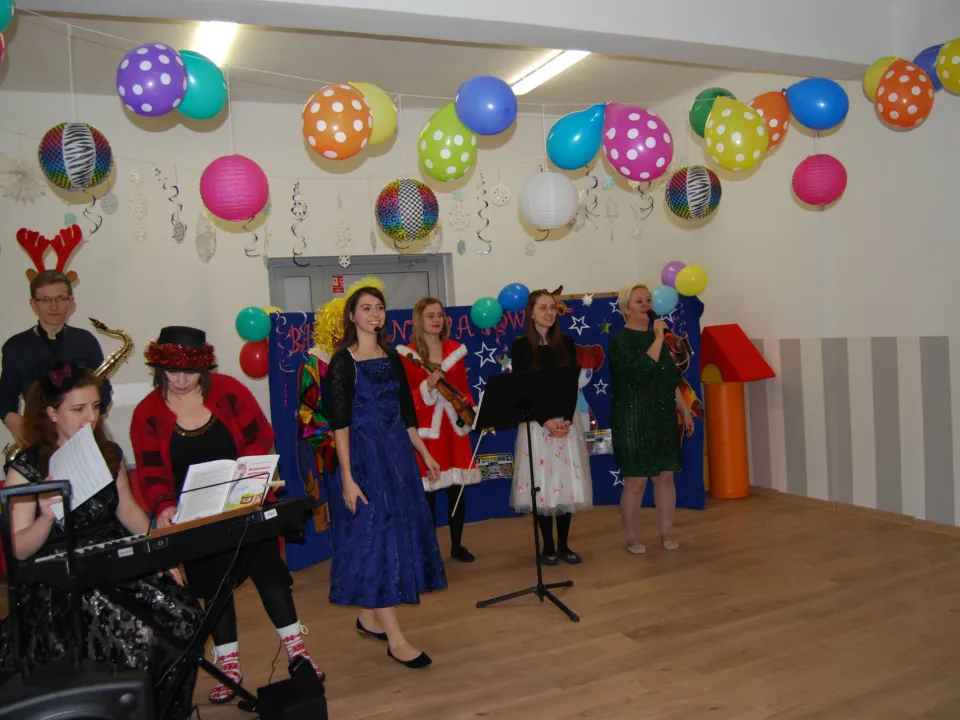 Zabawa karnawałowa w przedszkolu — zdjęcie 27