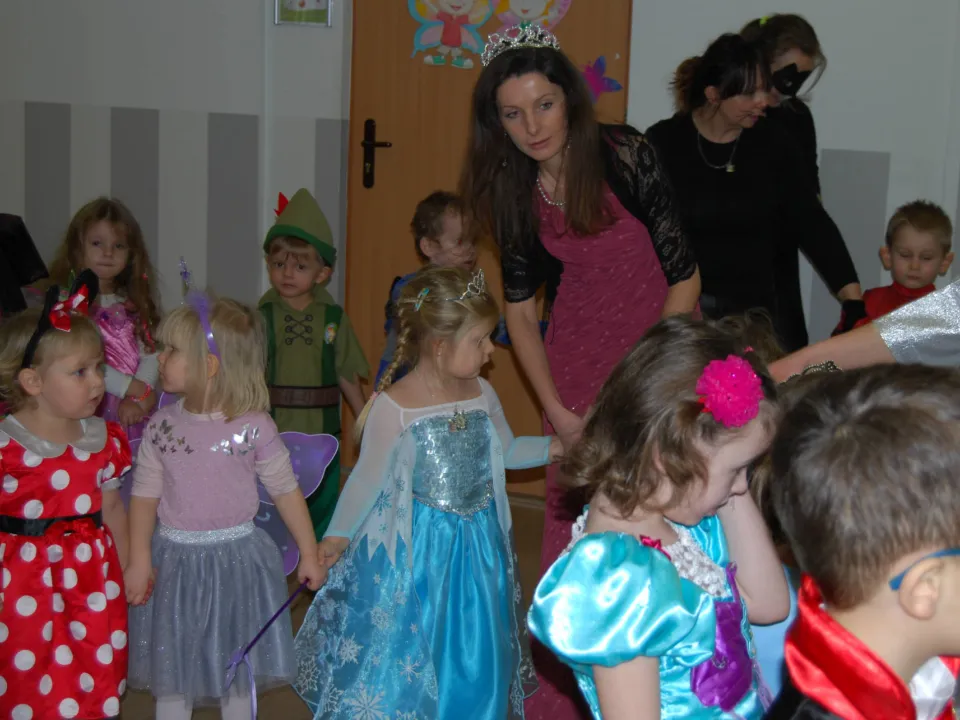 Zabawa karnawałowa w przedszkolu — zdjęcie 59