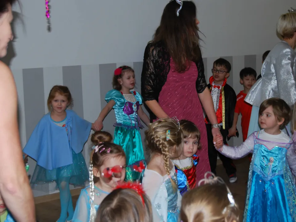 Zabawa karnawałowa w przedszkolu — zdjęcie 70