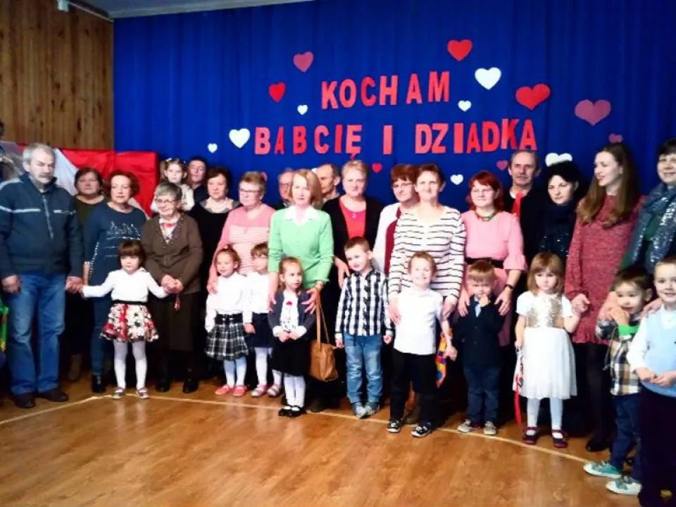 Dzień Babci i Dziadka w grupie Pszczółek — zdjęcie 20