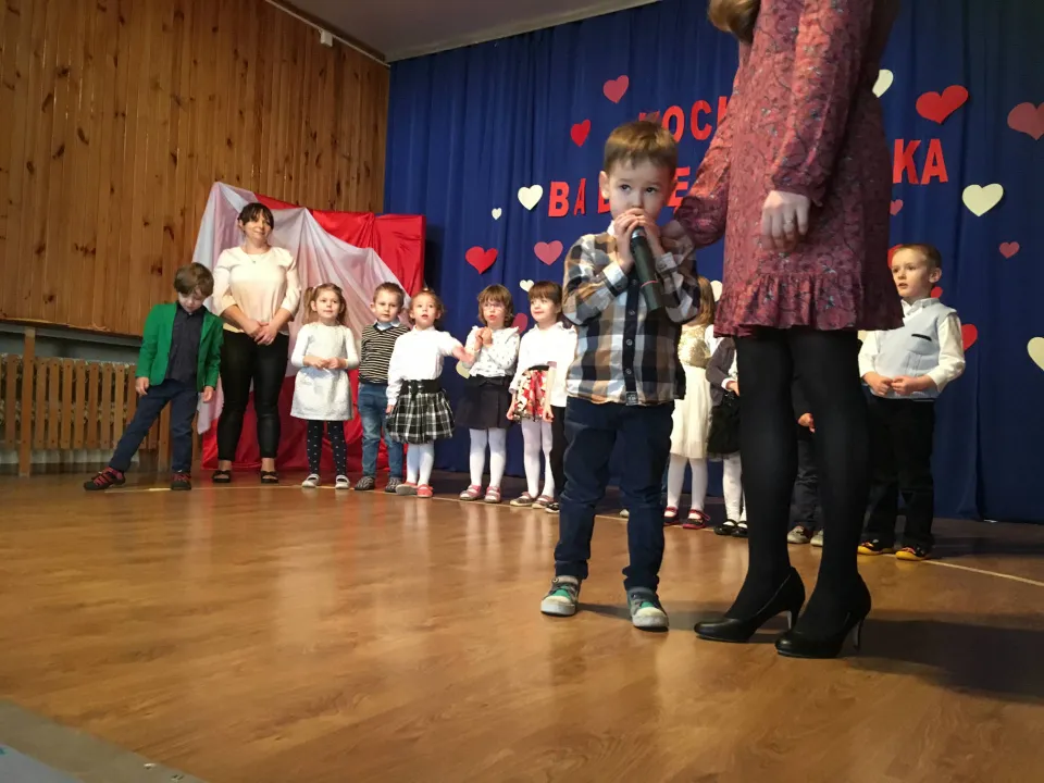 Dzień Babci i Dziadka w grupie Pszczółek — zdjęcie 22