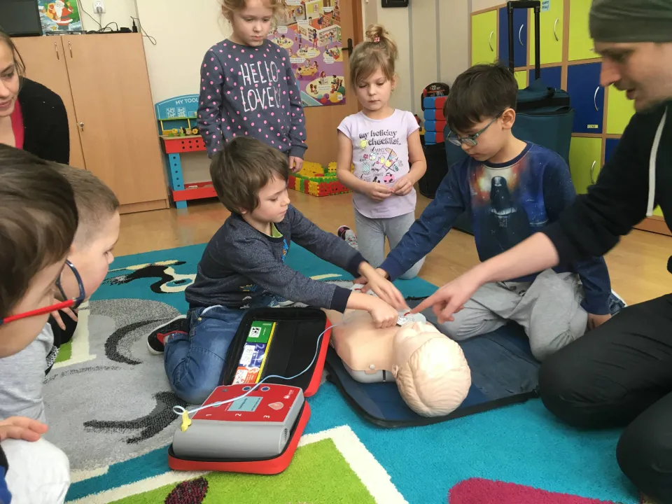 Kurs pierwszej pomocy w grupie Delfinów — zdjęcie 8