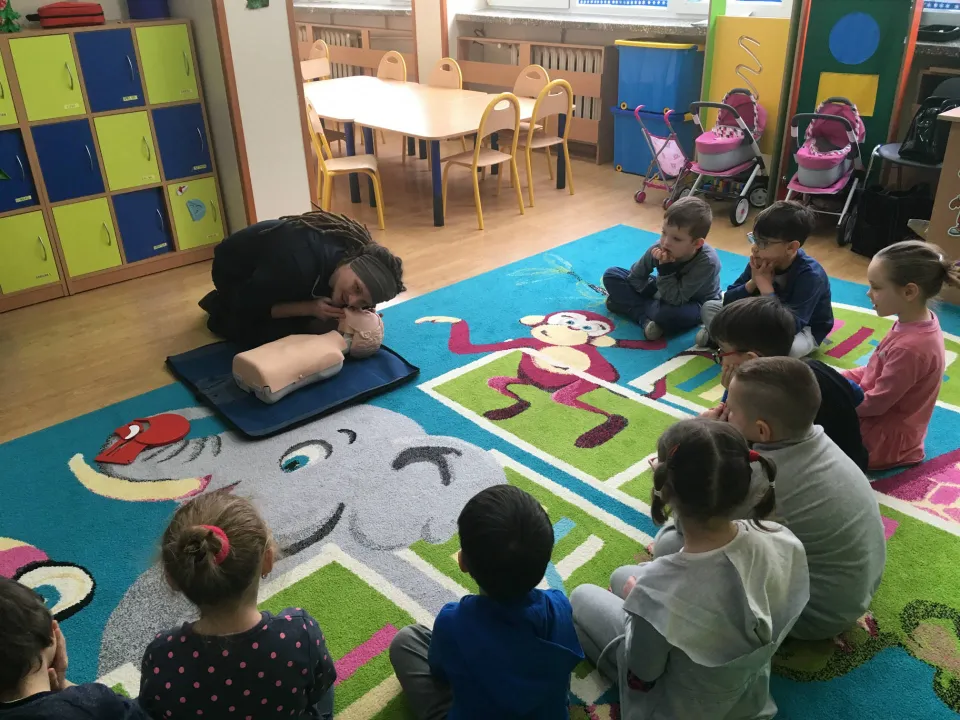 Kurs pierwszej pomocy w grupie Delfinów — zdjęcie 11