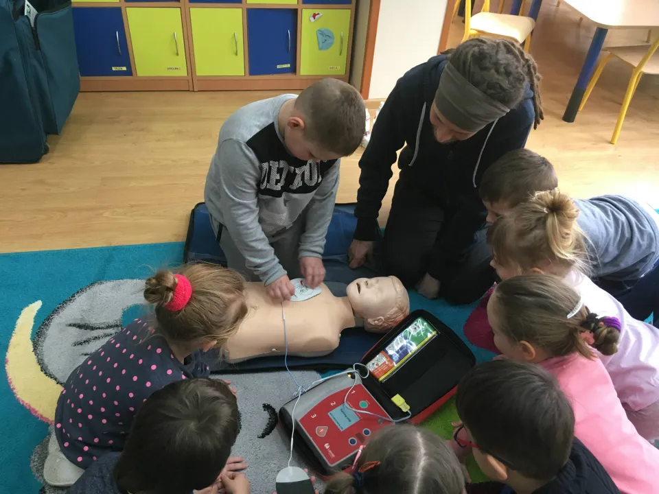 Kurs pierwszej pomocy w grupie Delfinów — zdjęcie 21