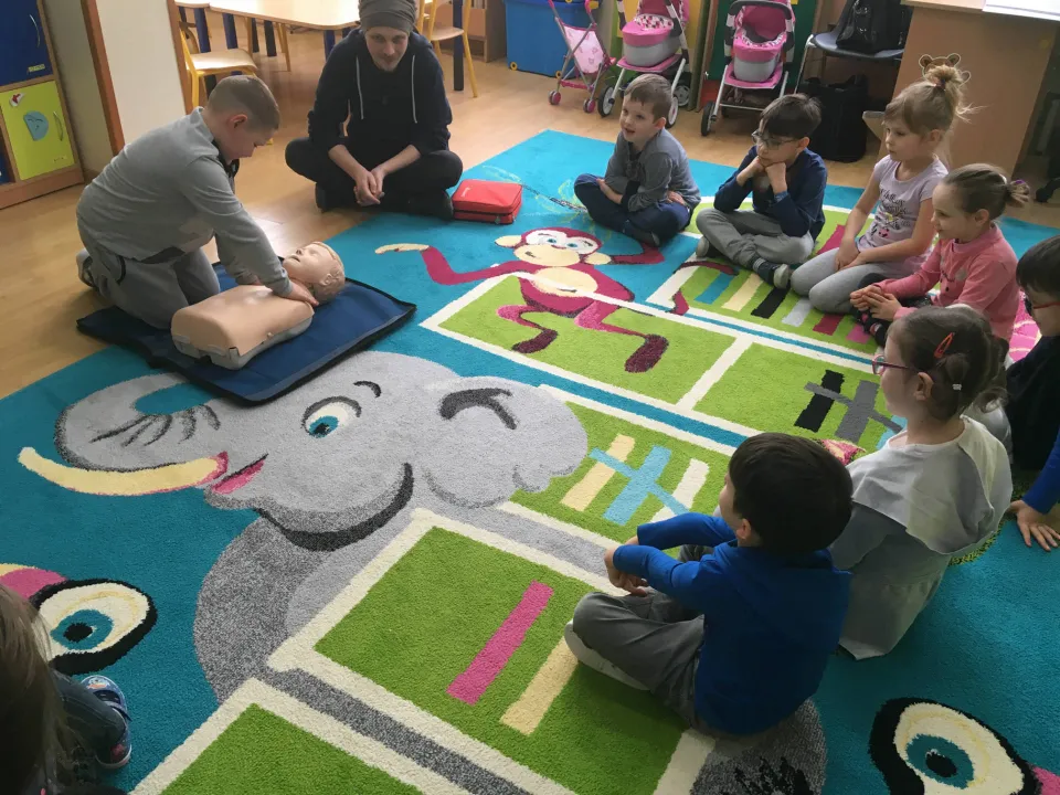 Kurs pierwszej pomocy w grupie Delfinów — zdjęcie 22