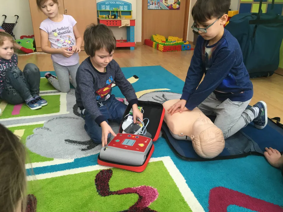 Kurs pierwszej pomocy w grupie Delfinów — zdjęcie 27