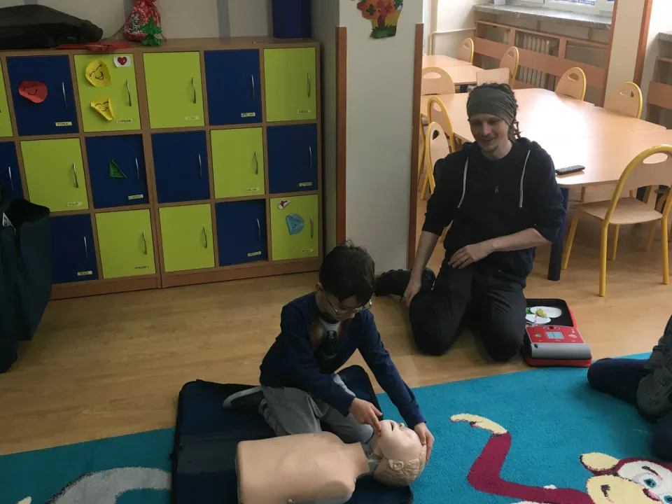Kurs pierwszej pomocy w grupie Delfinów — zdjęcie 29