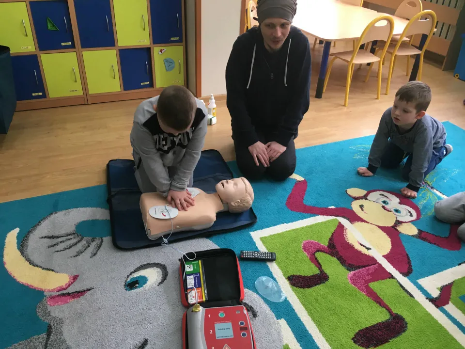 Kurs pierwszej pomocy w grupie Delfinów — zdjęcie 36
