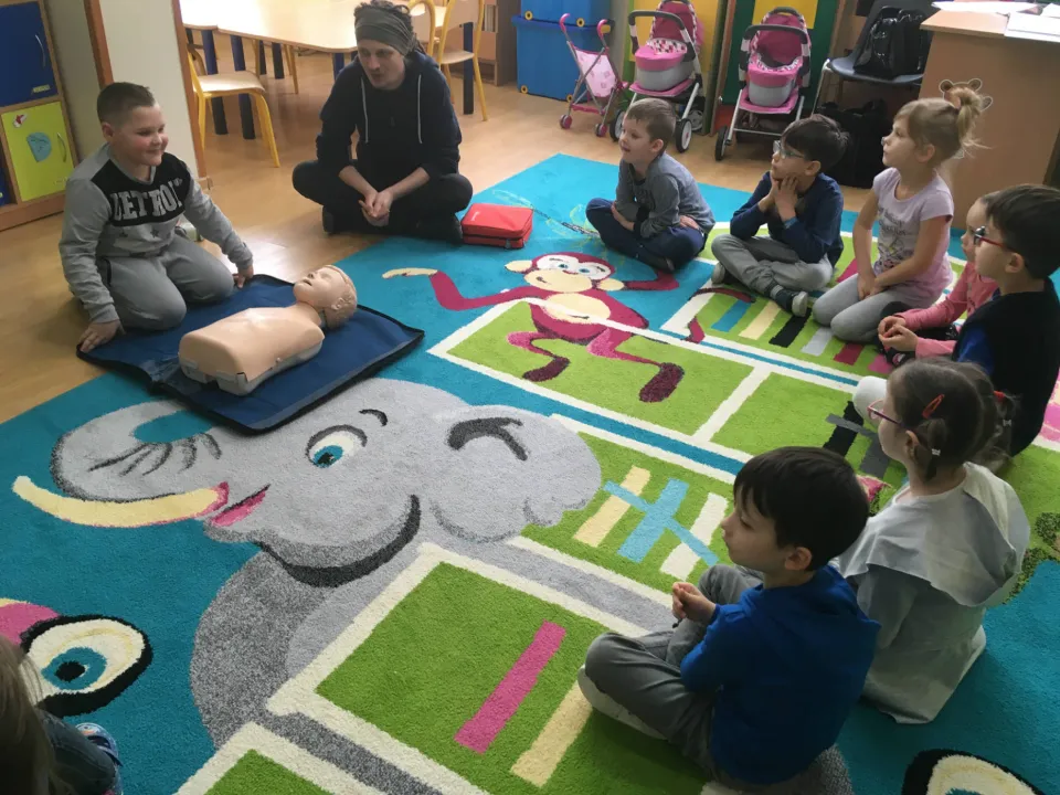 Kurs pierwszej pomocy w grupie Delfinów — zdjęcie 37