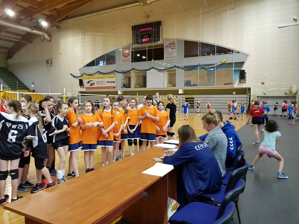 Minisiatkówka dziewcząt — zdjęcie 3
