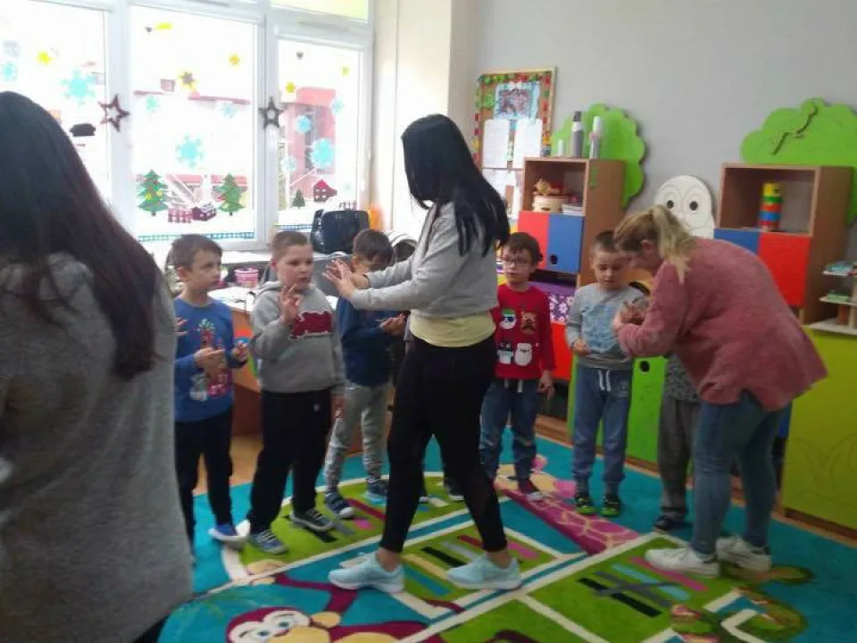 Wizyty studentek z Hiszpanii w naszym przedszkolu — zdjęcie 1