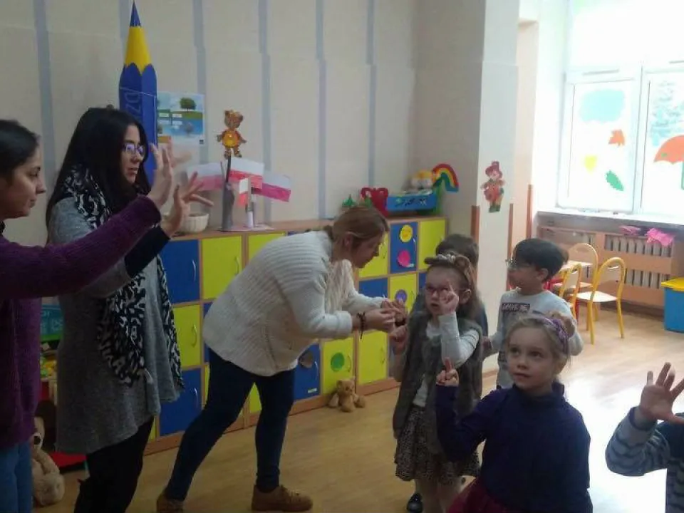 Wizyty studentek z Hiszpanii w naszym przedszkolu — zdjęcie 3