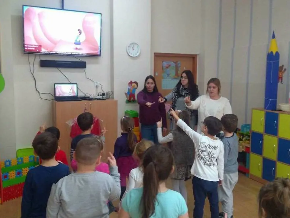 Wizyty studentek z Hiszpanii w naszym przedszkolu — zdjęcie 12