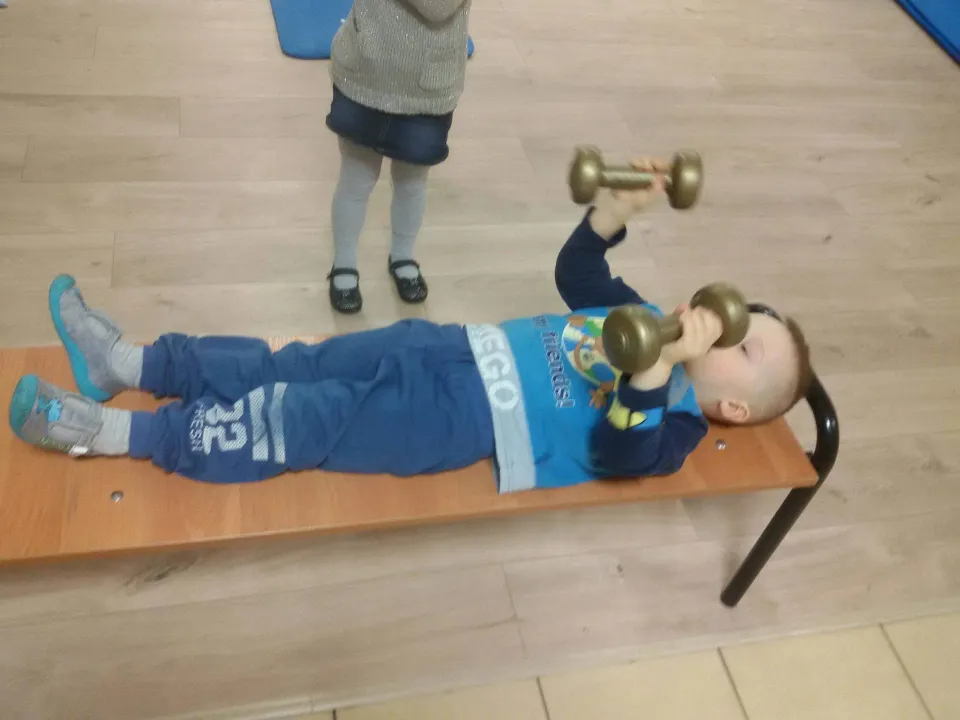 Zajęcia z gimnastyki korekcynej — zdjęcie 17