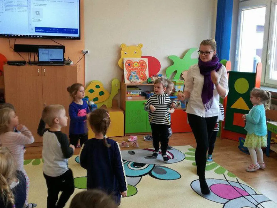 Zajęcia z rytmiki — zdjęcie 9