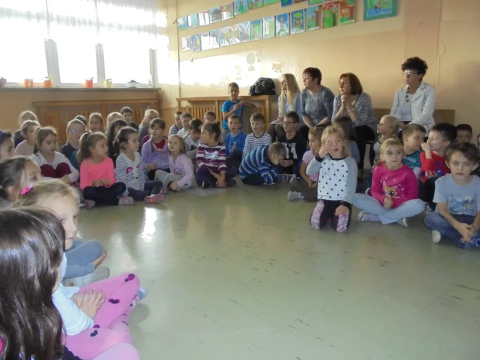 Apel z okazji Święta Niepodległości w klasach O-III — zdjęcie 4