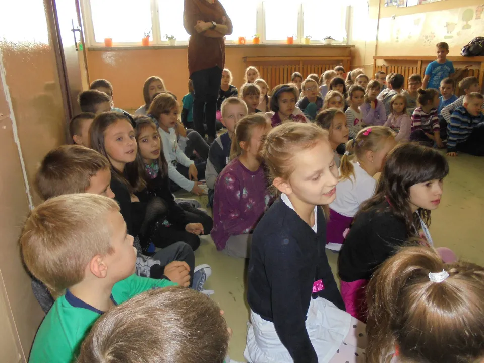 Apel z okazji Święta Niepodległości w klasach O-III — zdjęcie 5