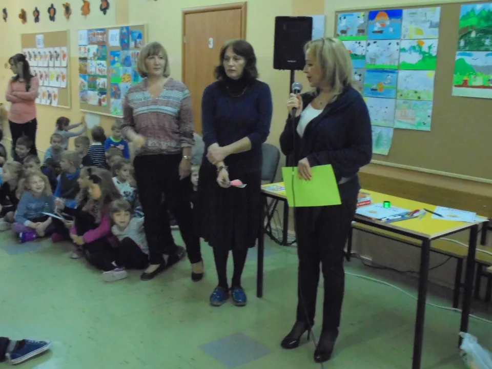 Apel z okazji Święta Niepodległości w klasach O-III — zdjęcie 23