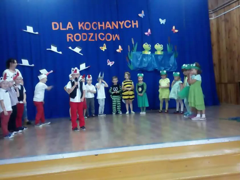 Dzień Mamy i Taty w grupie Pszczółek — zdjęcie 3