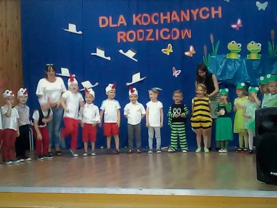 Dzień Mamy i Taty w grupie Pszczółek — zdjęcie 5