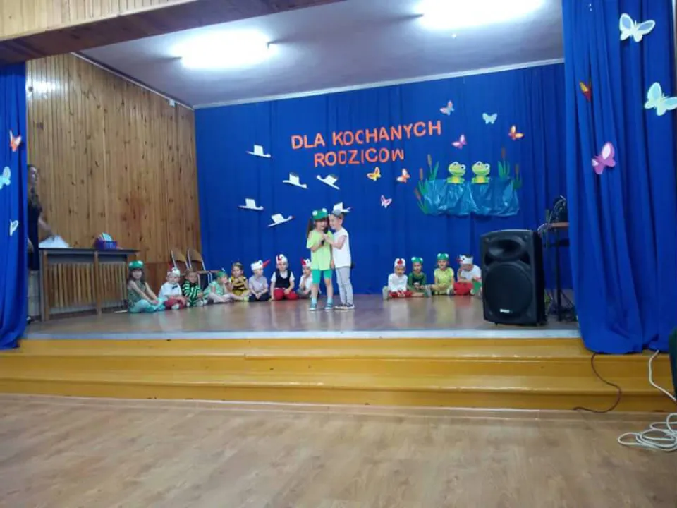 Dzień Mamy i Taty w grupie Pszczółek — zdjęcie 6