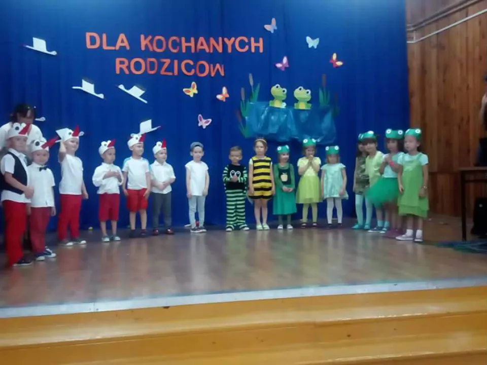 Dzień Mamy i Taty w grupie Pszczółek — zdjęcie 7