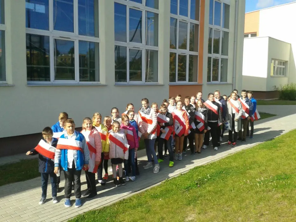 Sadzenie drzew na 100 lecie Odzyskania Niepodległości — zdjęcie 1