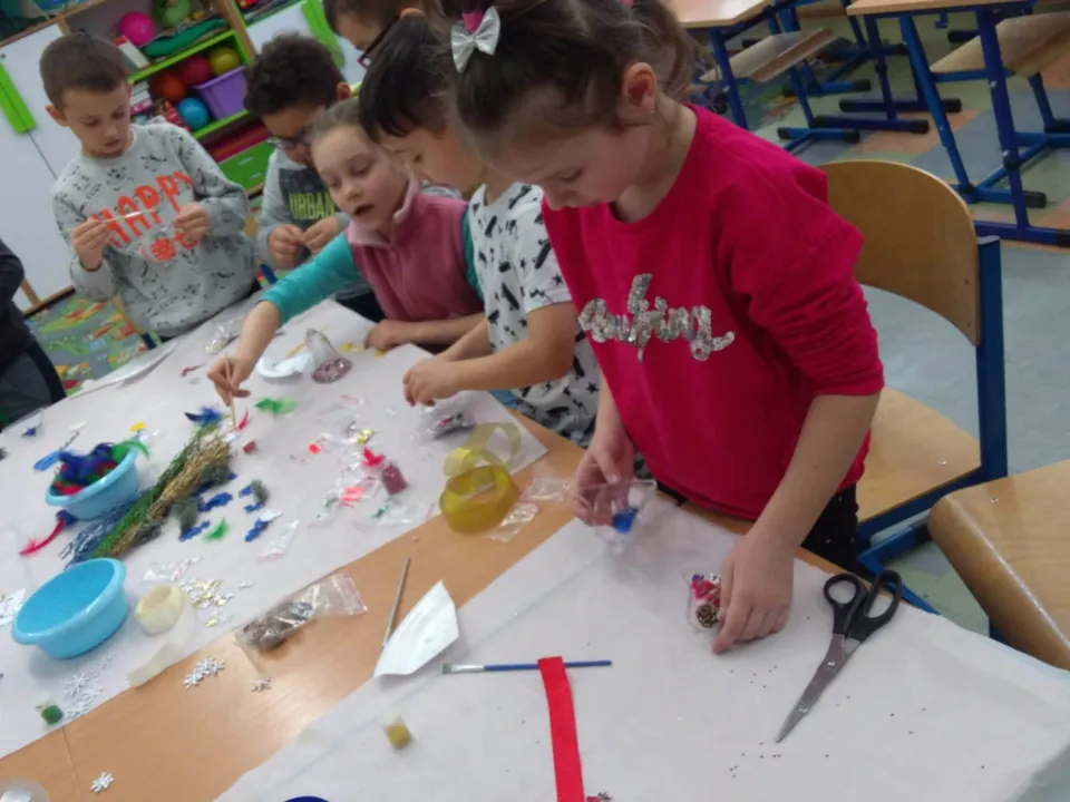 Świąteczne warsztaty w klasie 1c — zdjęcie 8
