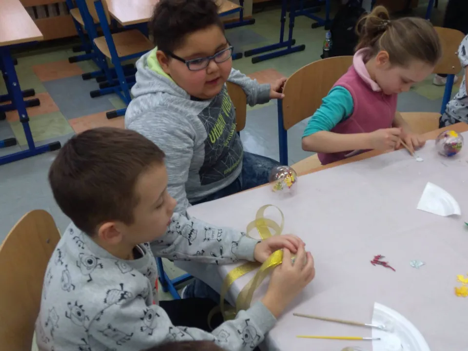 Świąteczne warsztaty w klasie 1c — zdjęcie 12