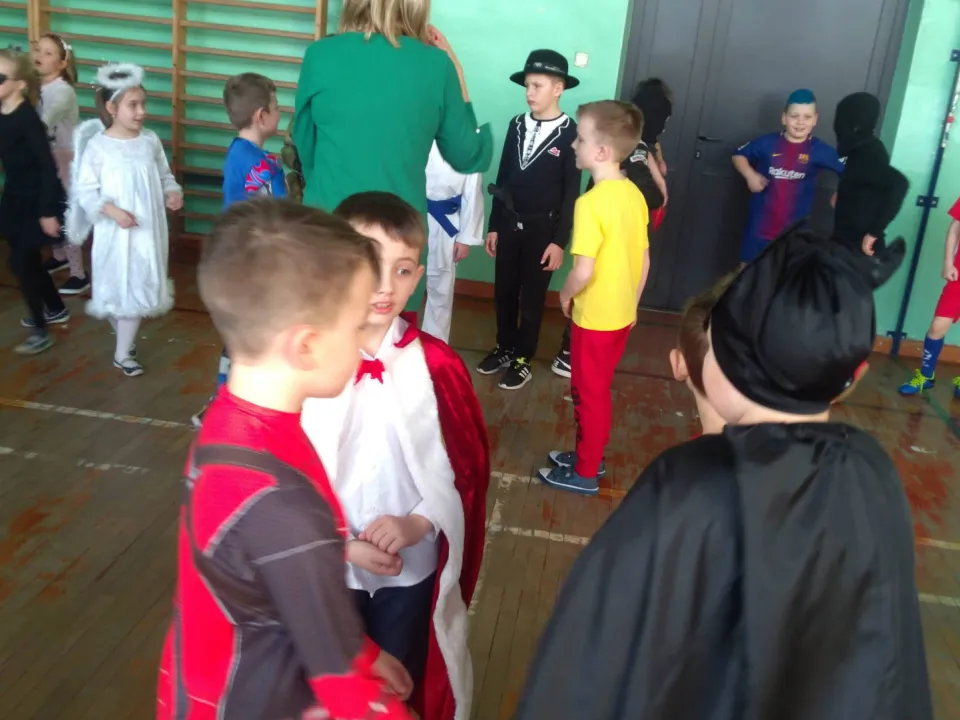 Karnawałowo w klasie 1c — zdjęcie 1