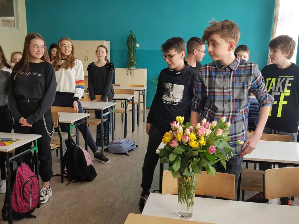Dzień Kobiet w 6a — zdjęcie 1