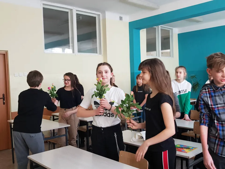 Dzień Kobiet w 6a — zdjęcie 2