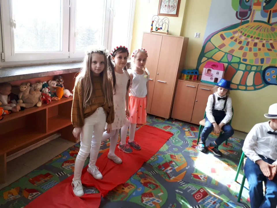 *marca na świetlicy — zdjęcie 16