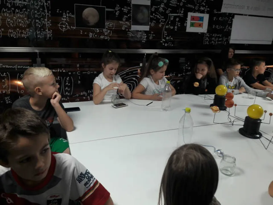 Klasa 3a POZA ZIEMIĄ — zdjęcie 5