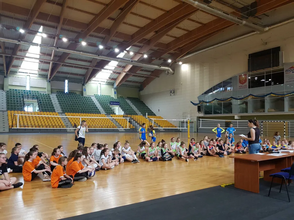 Minisiatkówka klas 6 — zdjęcie 2