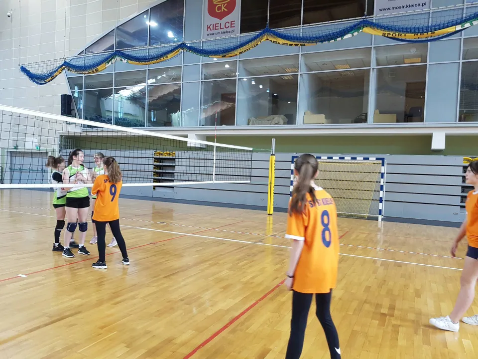 Minisiatkówka klas 6 — zdjęcie 3