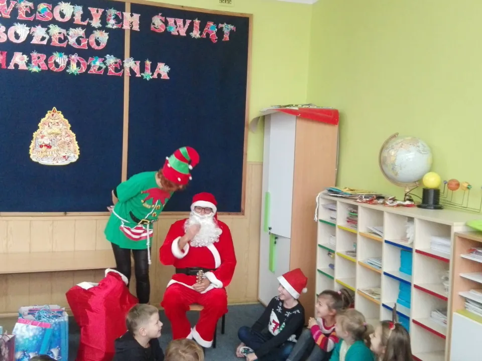 Odwiedziny Świętego Mikołaja w IId — zdjęcie 4