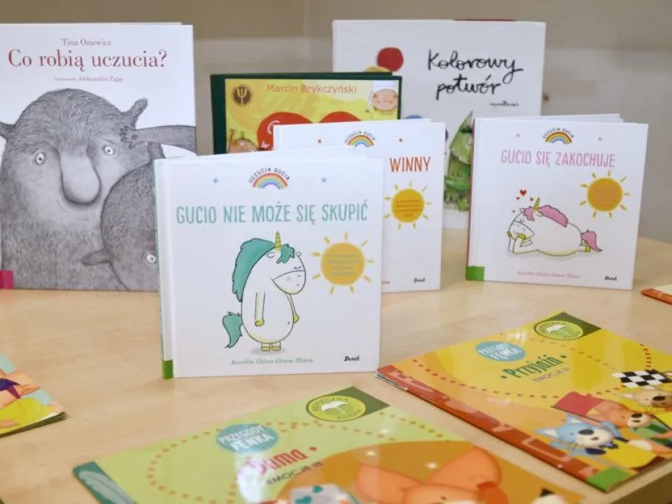 Delfiny w Wojewódzkiej Biblioteki Publicznej w Kielcach — zdjęcie 6