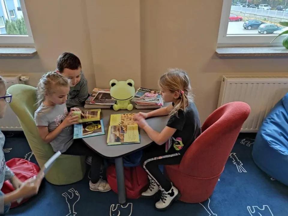 Wycieczka grupy Delfinów do Wojewódzkiej Biblioteki Publicznej — zdjęcie 2