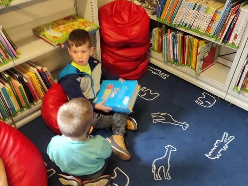 Wycieczka grupy Delfinów do Wojewódzkiej Biblioteki Publicznej — zdjęcie 14