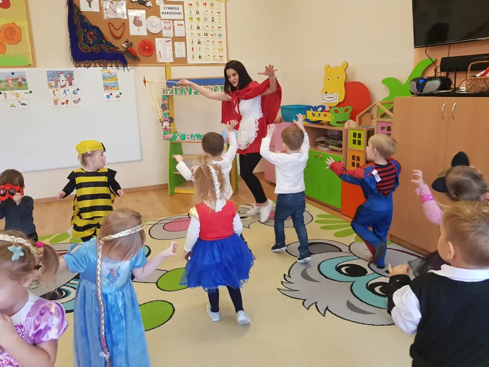 Dzień Postaci z Bajek Grupa "LISKI " — zdjęcie 2
