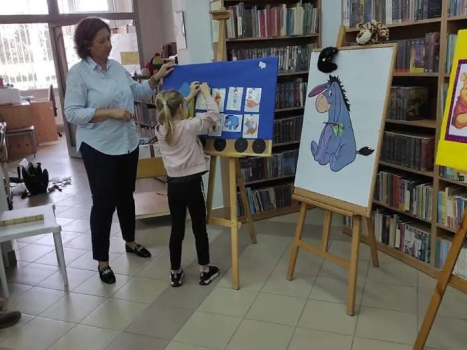 Delfiny w bibliotece — zdjęcie 6