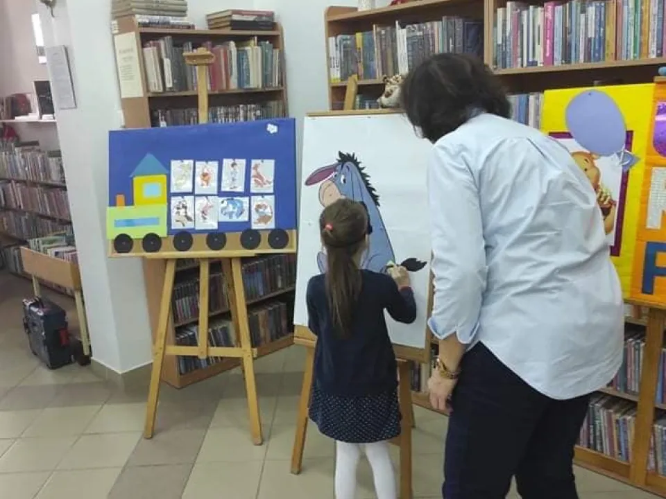 Delfiny w bibliotece — zdjęcie 7