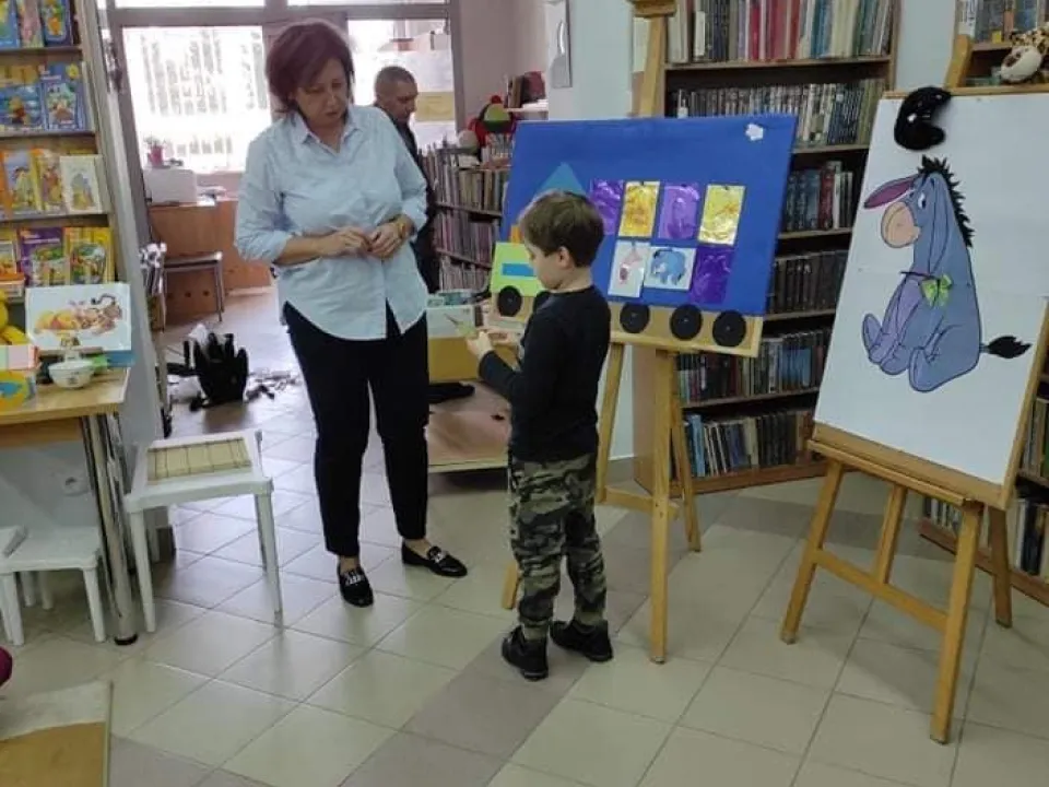 Delfiny w bibliotece — zdjęcie 17