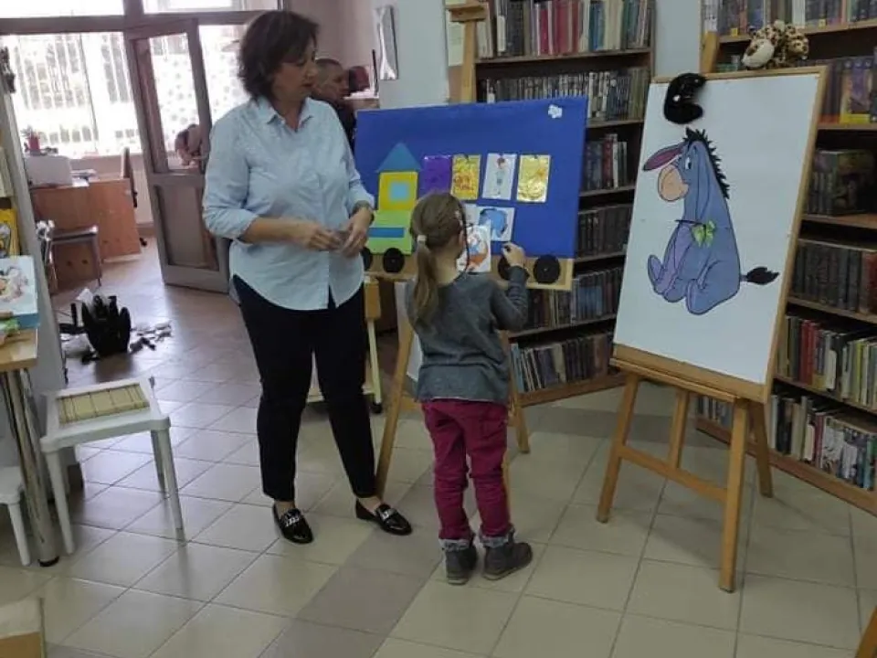 Delfiny w bibliotece — zdjęcie 18