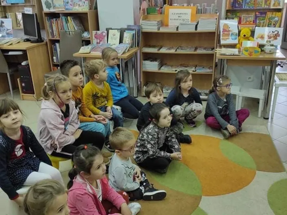 Delfiny w bibliotece — zdjęcie 31