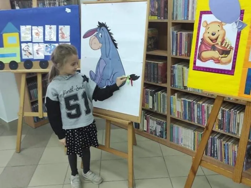 Delfiny w bibliotece — zdjęcie 32