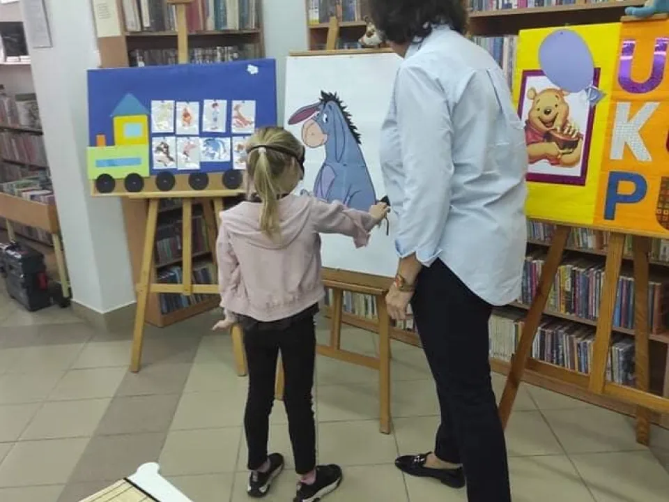 Delfiny w bibliotece — zdjęcie 36