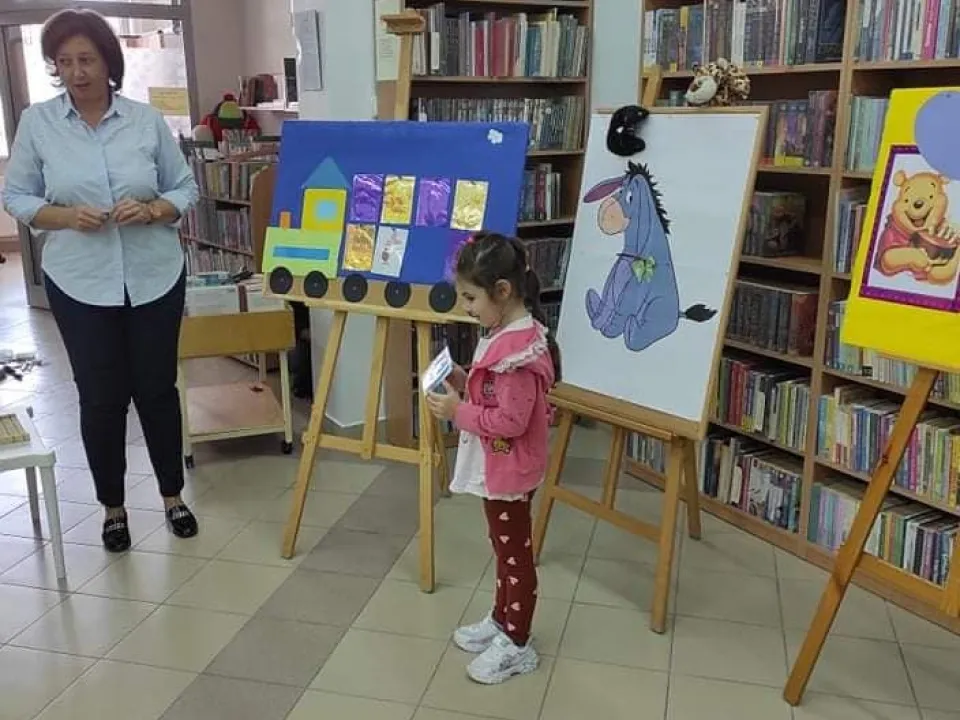 Delfiny w bibliotece — zdjęcie 37