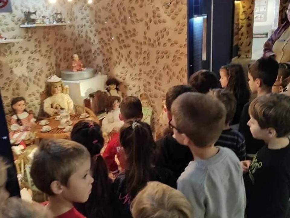 Delfiny w muzeum zabawek — zdjęcie 8